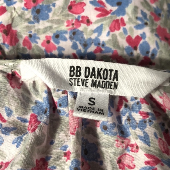 BB Dakota by Steve Madden Floral Ditsy Top Size Small NWT - Picture 7 of 7